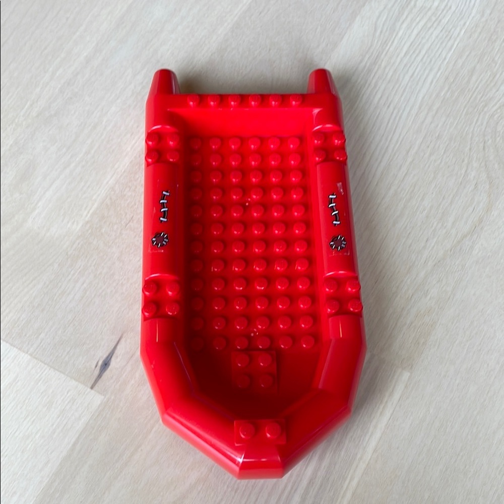 LEGO Boat Hulls - part in black and white and part 62812 in red - Picture 7 of 8